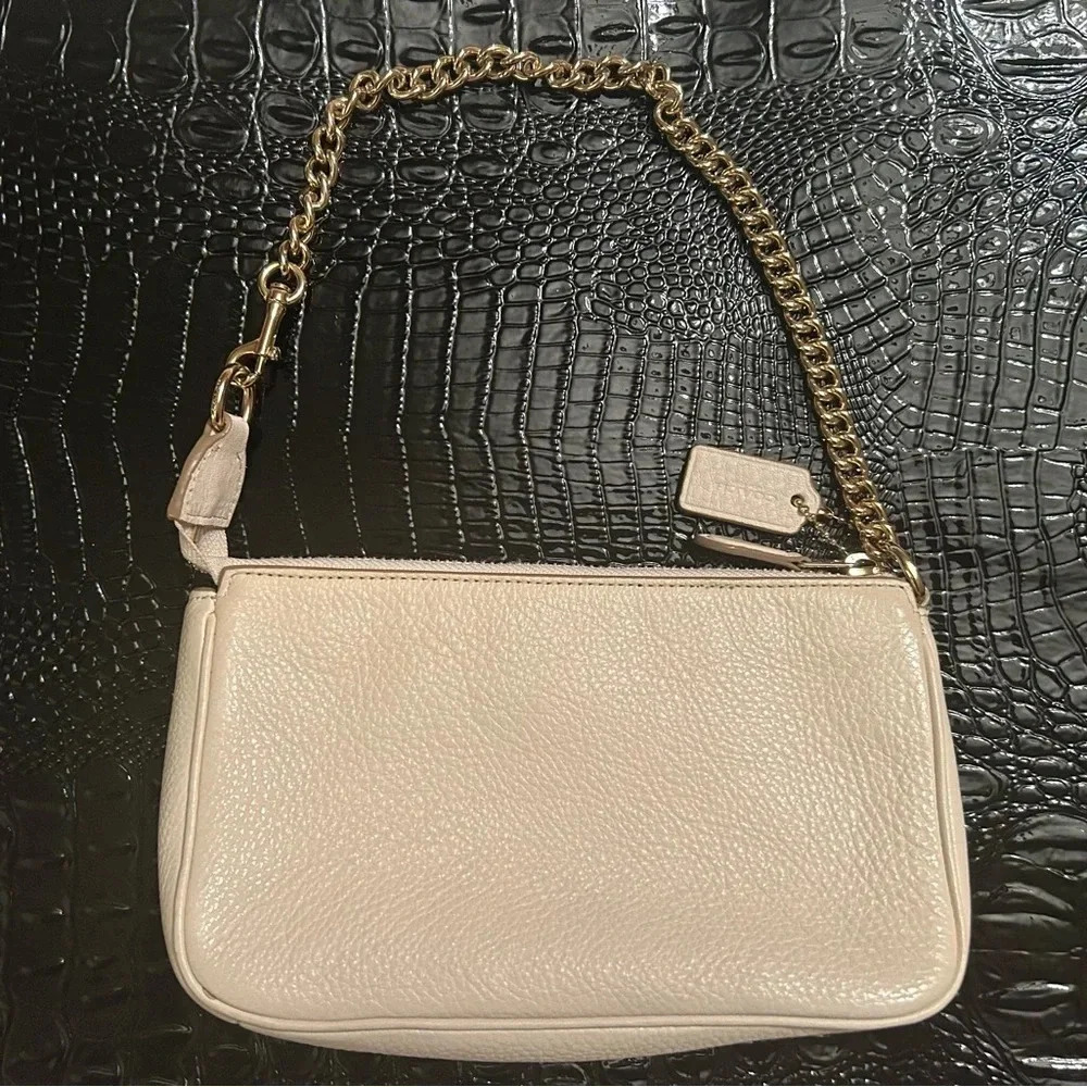 Coach Large Wristlet 19 purse - Picture 2 of 6